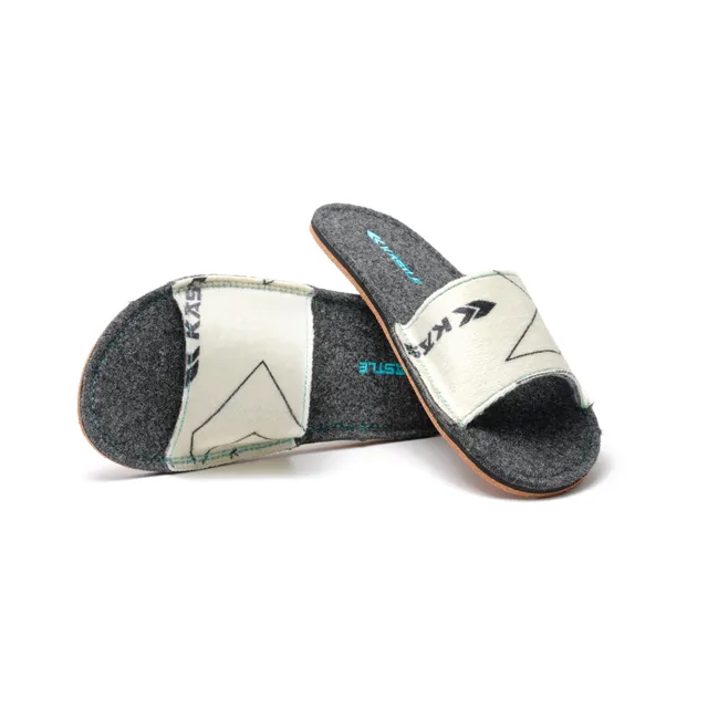 k-stle-ligth-skin-slippers-h-ttenschuhe-aus-tourenfell-resten image 1